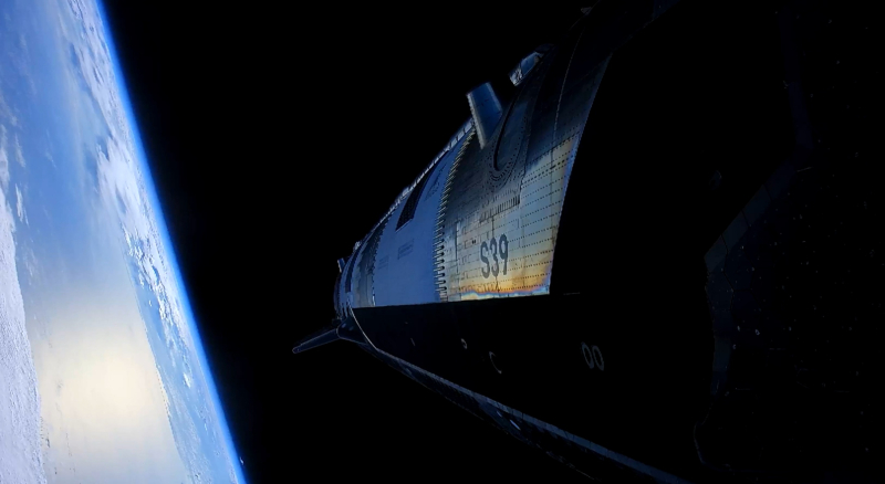 SpaceXは初めて新しいメガロケットStarship V3を宇宙へ打ち上げました。エンジン損失後もミッションは成功裏に終了しました