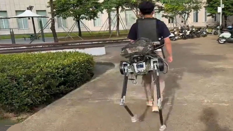 中国は、人間をケンタウロスに変え、貨物輸送を手助けする携帯型ロボットを開発しました