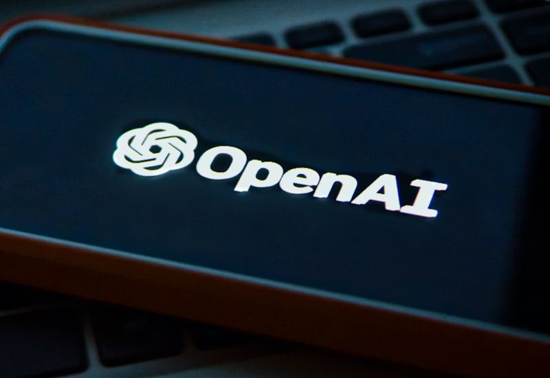 オープンAIは利益のために2つのAIセキュリティ部門を廃止したと、スタートアップ元従業員が報告しています