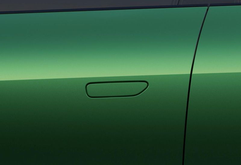 火災後、Xiaomi SU7 Ultra のドアは電気ロックの不具合により閉じ込められたと捜査機関が報告しています