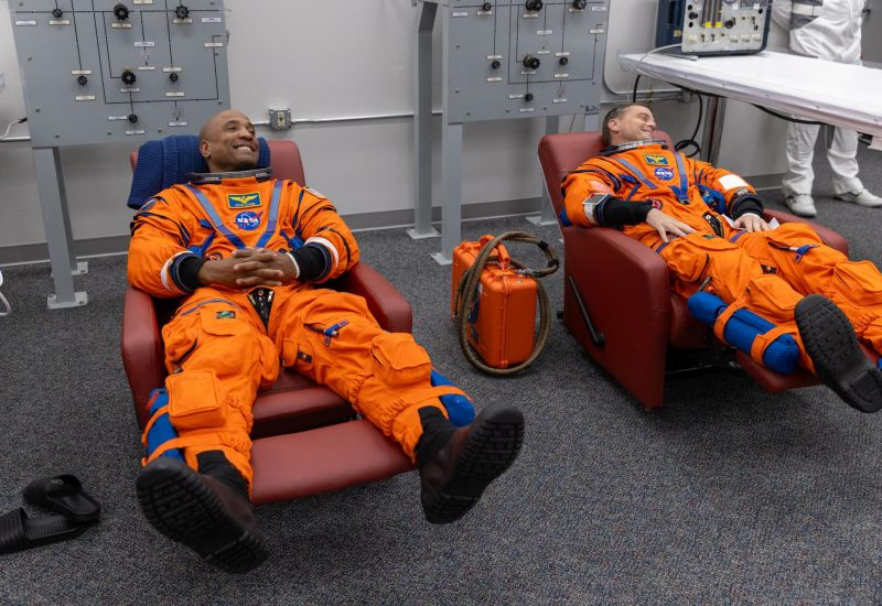 NASAは現在、アーテミスII月面ミッション中に宇宙飛行士がiPhoneを持ち込むことを許可しています