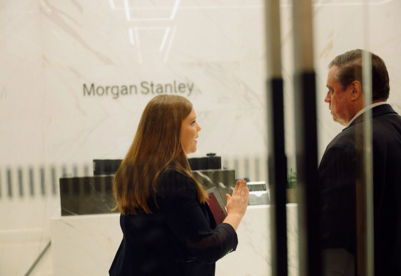 OpenAIは、人工知能の費用を賄うために民間投資家から追加で100億ドルを集める予定です