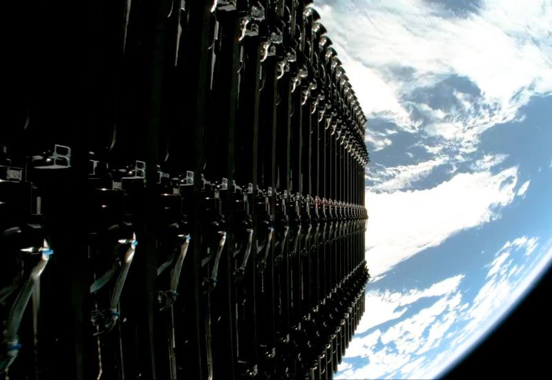 スペースXとブルーオリジンは、クラウドデータセンターを巡って対立し、FCCに相手方への苦情を申し立てた。