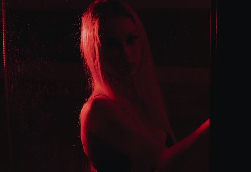 OpenAIはChatGPTで成人向けコンテンツの作成を延期し、成人用AIボットプロジェクト「長期保留」にしました