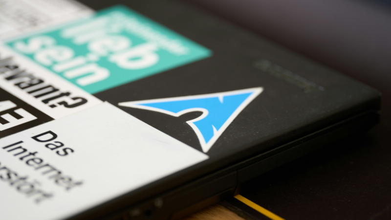 フランスは政府システムでWindowsからLinuxへ移行し、米国製ソフトウェアを放棄する。