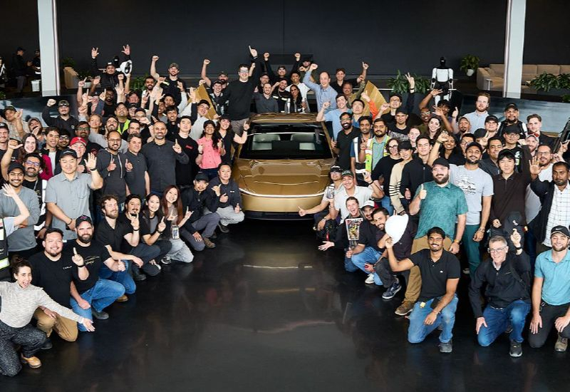 イーロン・マスクは再びテスラの自動運転タクシー「Cybercab」の生産開始を発表した。