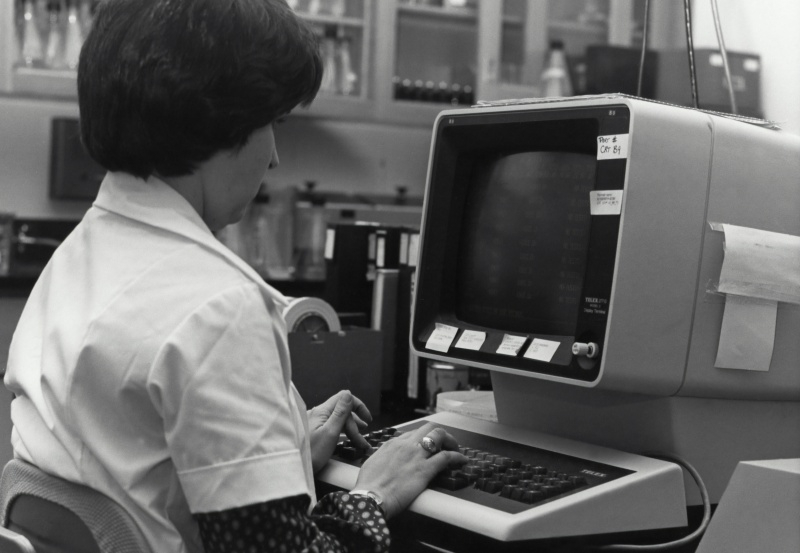 世界のパソコン販売はメモリ価格の上昇により5％減少し、唯一の成長分野はAppleとゲームセグメントです