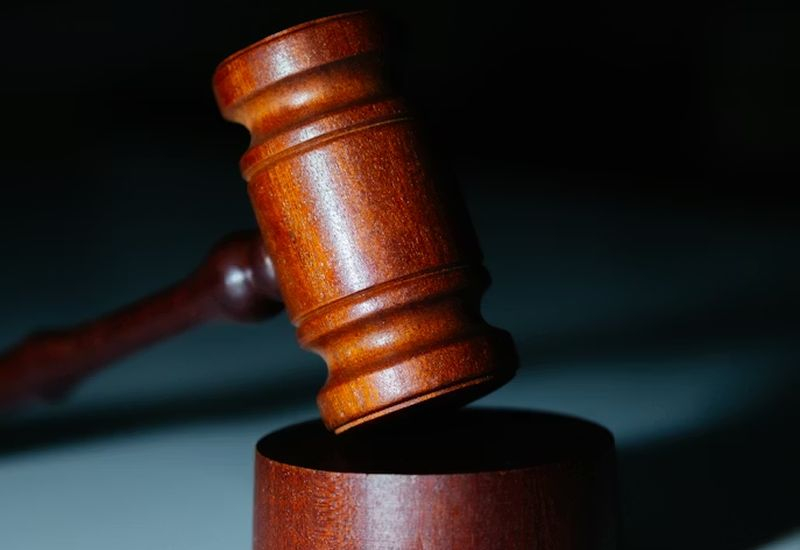 裁判官はマスク氏のOpenAIに対する1340万ドルの訴えを「天から投げ出されたもの」と表現し、事件の判断は陪審員が行うと述べた