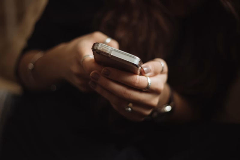 メタ作成のAIボットがInstagramアカウントをハッキングし、サービスはユーザーに通知しました