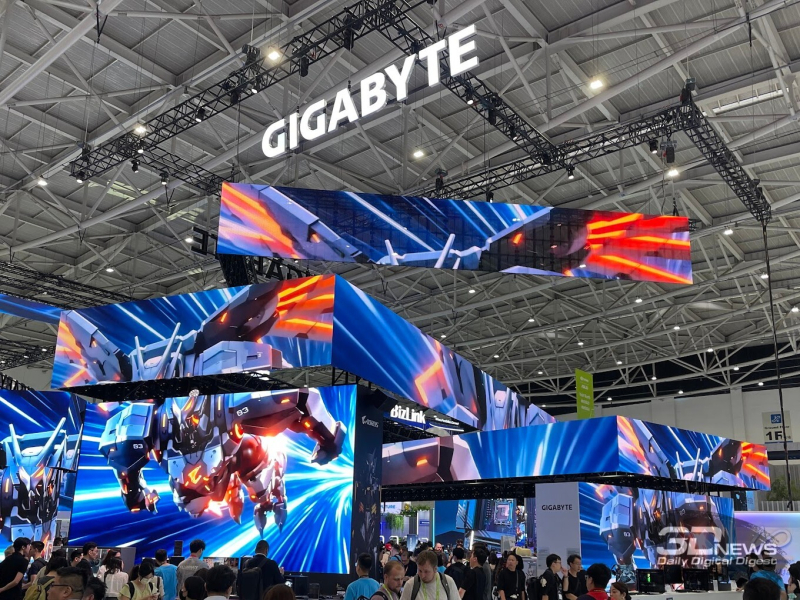 ギガバイトは、Computex 2026で新しいゲーミングノートパソコンとOLEDモニターを発表しました