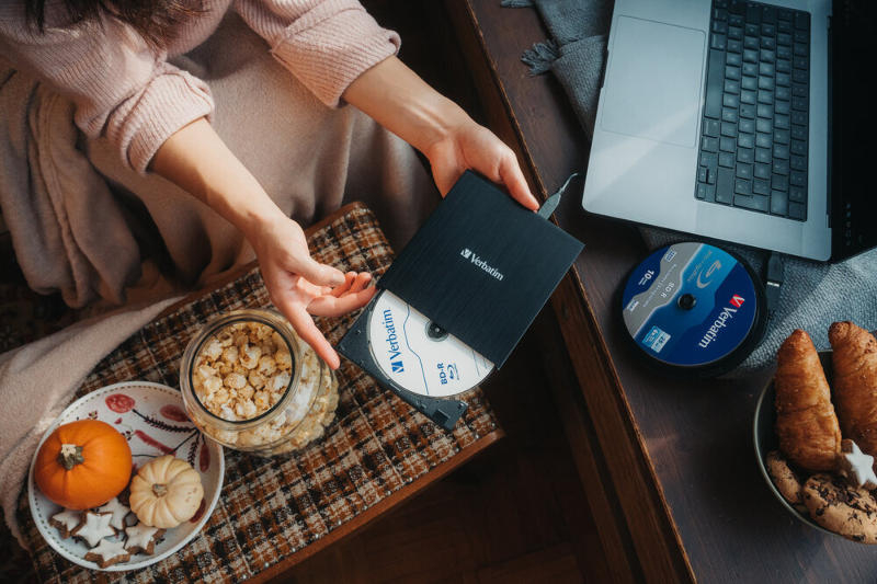 I‑Oデータとヴェルバイトは、Blu‑rayドライブとディスクの生産継続を保証します。