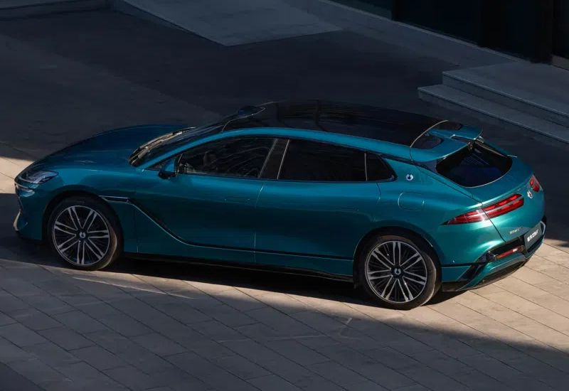 BYDは、再充電なしで1036 km走行できる電気自動車Den Z9 GTを発売しました。