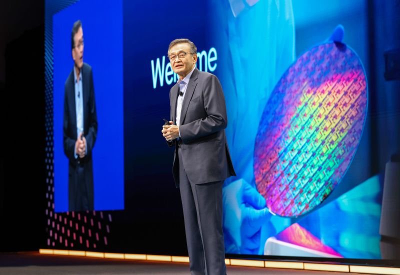 インテルは、外部顧客向けにプロセッサ18Aを開放することを決定し、自社の製造だけで保持するのではなく公開する方針に転換しました