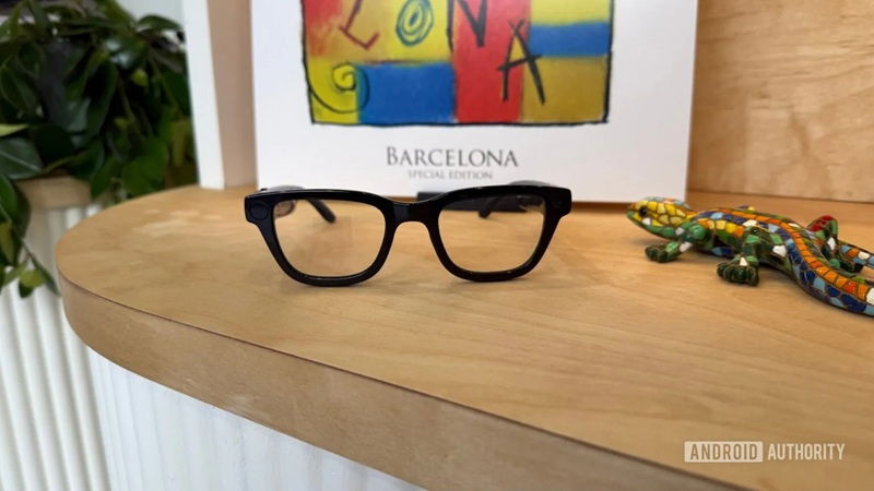 Googleのトップマネージャーは、2013年にGoogle Glassプロジェクトが失敗した理由を説明しました