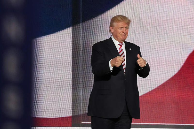 トランプは誤って数百万ドルをサシレストランチェーンに投資し、人工知能機器製造会社ではなくした。