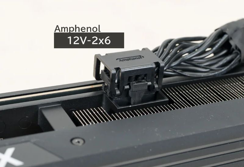 デルは、ビデオカードの溶融を防ぐために、スキャンダラスな16ピン電源コネクタを固定しました