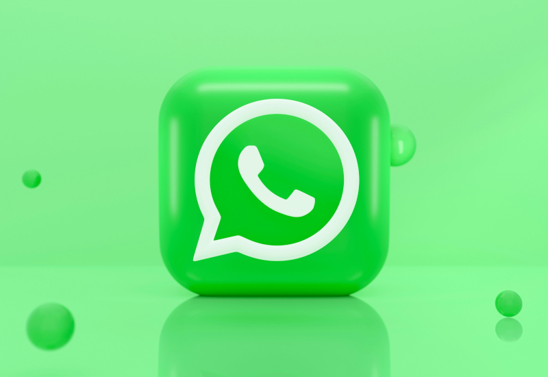 WhatsAppはiOS向けに有料サブスクリプション「Plus」を導入し、新しいテーマ、アイコン、および18色のアクセントカラーを追加しました