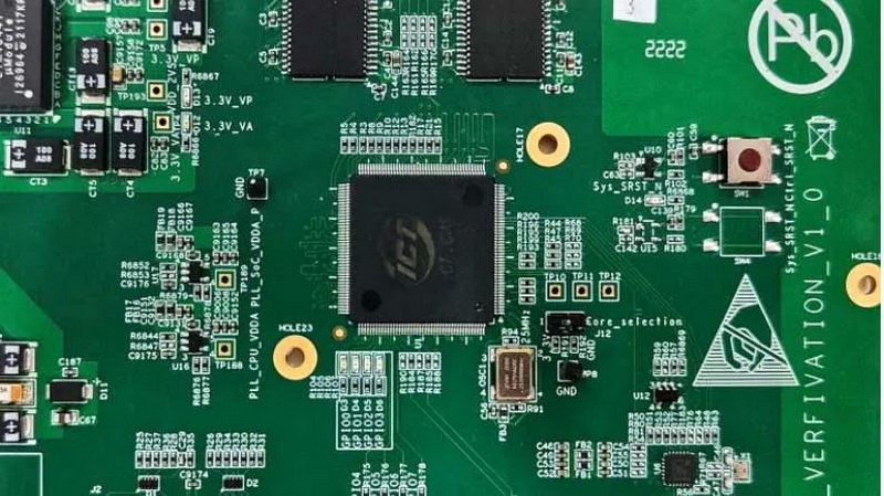 AIエージェントは、わずか219語のリクエストだけで12時間で完全なRISC-Vプロセッサを作成しました