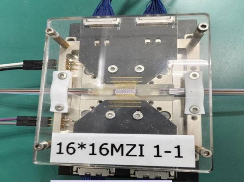 中国の科学者はロボットに瞬時に思考させ、シリコンフォトニクスの発展を加速させている