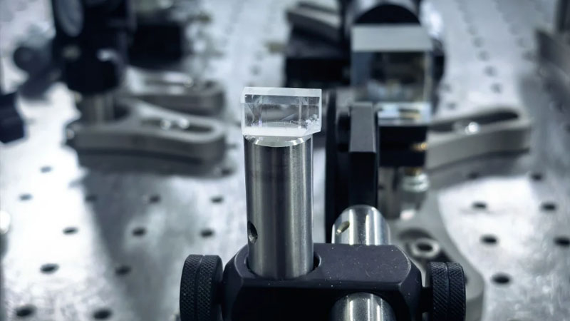 中国では、以前はアクセスできなかったVUV領域に入るためのコンパクトな固体レーザーが開発され、科学研究、宇宙技術、およびチップ製造に新たな可能性をもたらしました